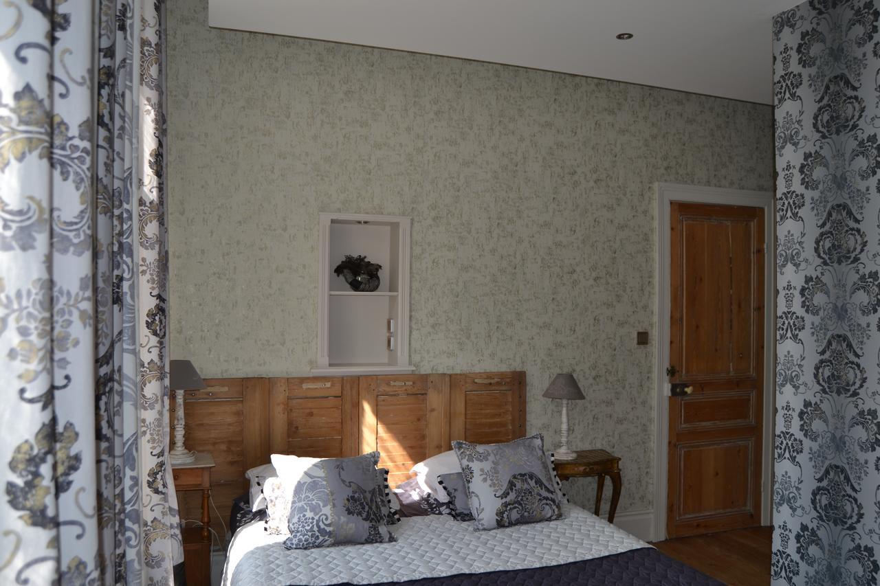 Le Manoir De Bonningues Les Ardres Bed & Breakfast Exterior photo